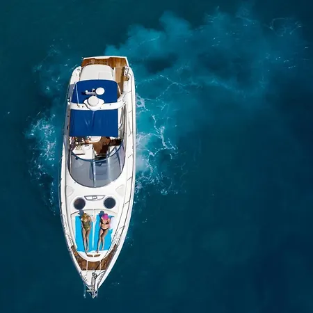 Daily Cruises Private Yachts 船屋 扎金索斯镇