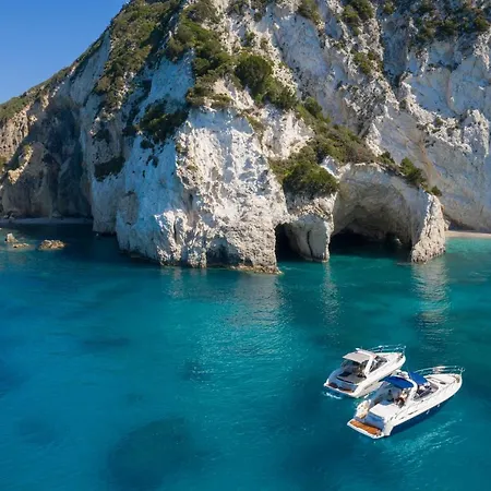 Botel Daily Cruises Private Yachts