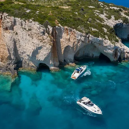 Daily Cruises Private Yachts Bateau-hôtel *