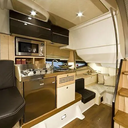 Daily Cruises Private Yachts *